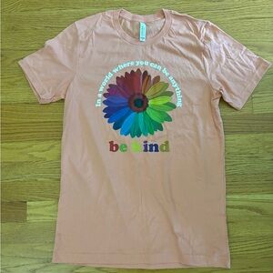 Bella + Canvas “Be Kind” Tshirt Women’s Medium Orange Casualwear Flower New